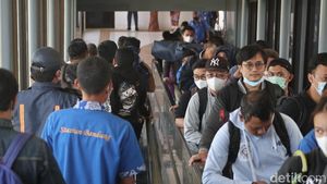 Stasiun Bandung yang Mulai Ramai Pemudik