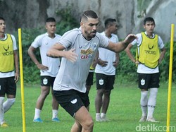 Dideportasi Imigrasi, Ini Sosok Eks Kapten PSIS Wallace Costa Alves