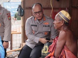 500 Warga Jakut Terima Bansos Kapolri, Termasuk Korban Kebakaran Depo