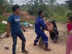 Viral Pria di Batam Diikat-Dianiaya di Depan Ortu, 2 Pelaku Ditangkap