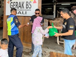 Bamsoet & GERAK BS Beri Santunan-Paket Sembako di Denpasar Selatan