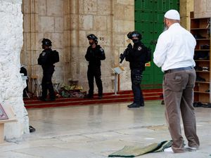 Suasana Terkini Masjid Al-Aqsa: Polisi Israel Berseliweran