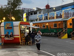 Kamu Bisa Ngabuburit di Atas Gerbong Kereta di Kota Madiun