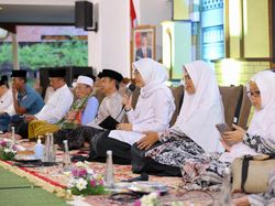 Khotmil Quran Bareng Hafizah, Bupati Ipuk Mohon Berkah untuk Banyuwangi