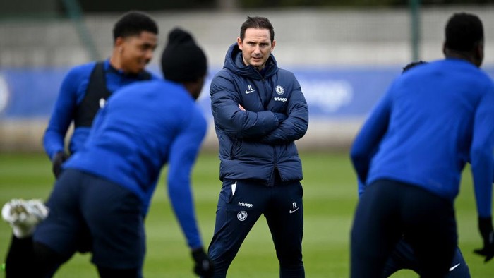 COBHAM, ENGLAND - APRIL 06: Caretaker Manager Frank Lampard of Chelsea during a training session at Chelsea Training Ground on April 6, 2023 in Cobham, England. (Photo by Darren Walsh/Chelsea FC via Getty Images)