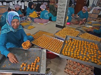 Geliat Industri Kue Kering Jelang Lebaran