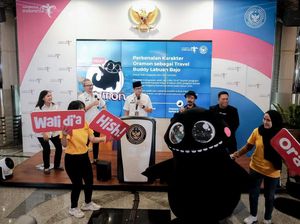 Jalan-jalan ke Labuan Bajo Ditemani Oramon, Monster Komodo yang Lucu