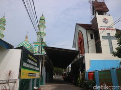 Adem! Masjid-Gereja Berhadapan di Pati, Ibadah Jumat Agung Digelar Lebih Pagi