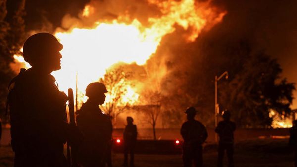 Potret Pasar Grosir di Meksiko Terbakar