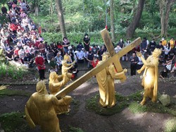 Jumat Agung, Perdamaian, dan Anti Kekerasan