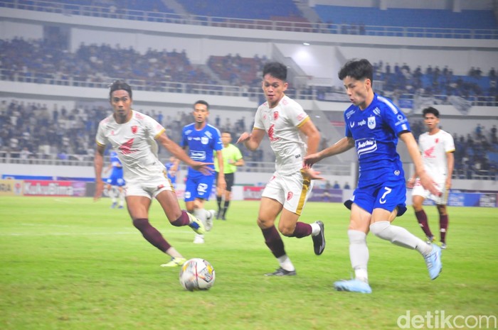 Laga antara PSIS melawan PSM pada pekan 33 Liga 1 2022/2023 di Stadion Jatidiri Semarang, Kamis (6/4/2023).