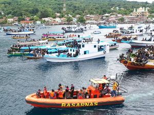 SAR Kawal Prosesi Semana Santa di Perairan Larantuka