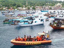 SAR Kawal Prosesi Semana Santa di Perairan Larantuka