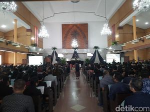 Khidmatnya Jemaat Jumat Agung di HKBP Sudirman Medan