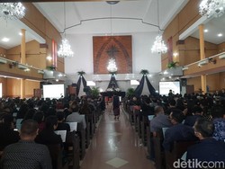 Khidmatnya Jemaat Jumat Agung di HKBP Sudirman Medan