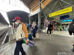 33.025 Orang Bepergian Naik KA di Daop 8 Surabaya Saat Long Weekend