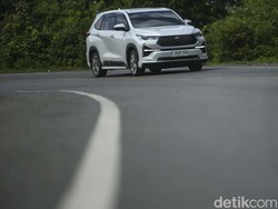 Naik hingga Rp 8 Jutaan, Simak Harga Terbaru Kijang Innova Zenix Hybrid