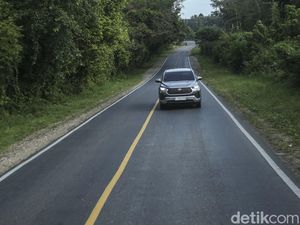 Ada Mobil Lawan Arah seperti Innova Zenix di Tangerang, Harus Dicegat? Ada Mobil Lawan Arah seperti Innova Zenix di Tangerang, Harus Dicegat?