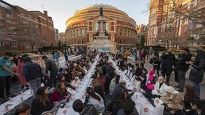 Suasana Bukber Umat Muslim di London