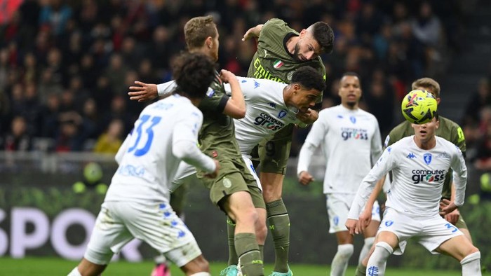 MILAN, ITALY - APRIL 07:  Olivier Giroud of AC Milan scoring a goal  that will be canceled during the Serie A match between AC Milan and Empoli FC at Stadio Giuseppe Meazza on April 07, 2023 in Milan, Italy. (Photo by Claudio Villa/AC Milan via Getty Images)
