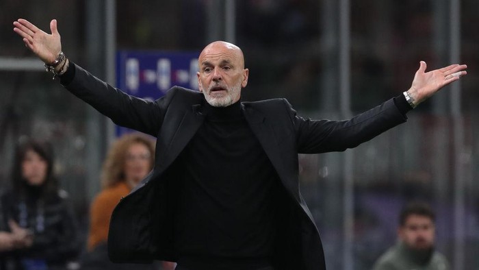MILAN, ITALY - APRIL 07: AC Milan coach Stefano Pioli reacts during the Serie A match between AC Milan and Empoli FC at Stadio Giuseppe Meazza on April 07, 2023 in Milan, Italy. (Photo by Emilio Andreoli/Getty Images)