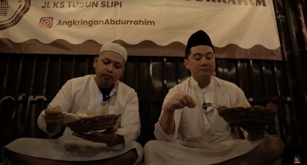 chef Arnold berburu takjil