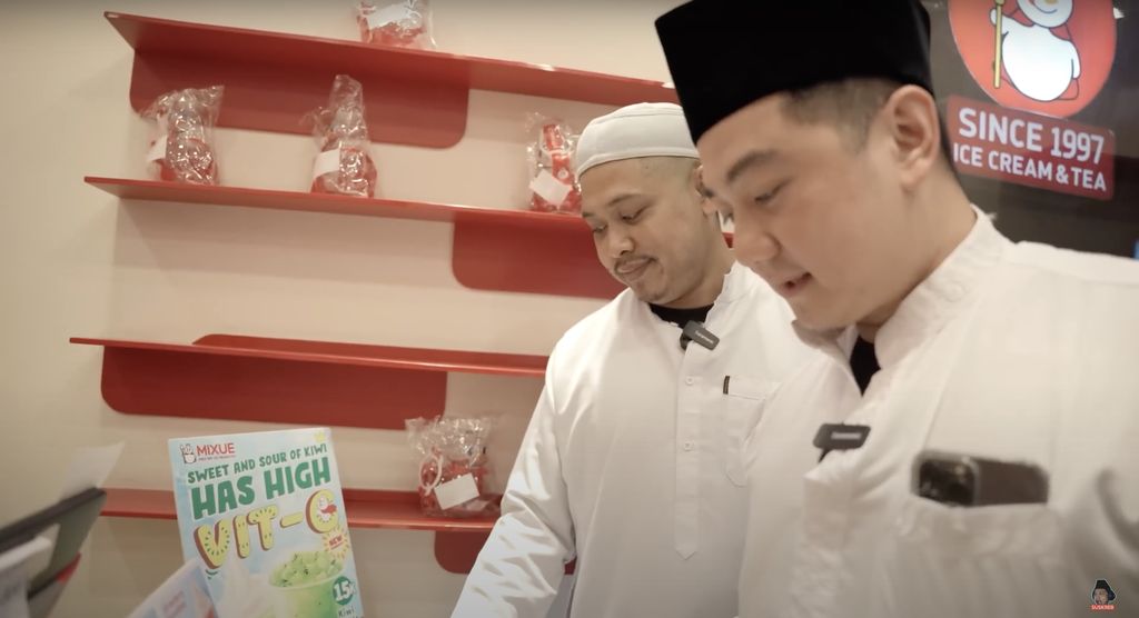 chef Arnold berburu takjil