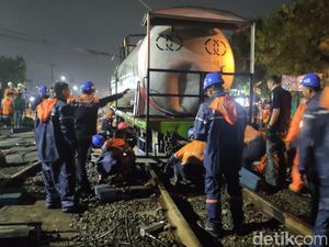 Pertamina Pastikan Distribusi BBM Aman Tak Terimbas KA Anjlok di Sidoarjo Pertamina Pastikan Distribusi BBM Aman Tak Terimbas KA Anjlok di Sidoarjo