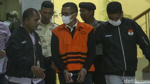 Fix Tersangka! Bupati Meranti Langsung Berompi Oranye