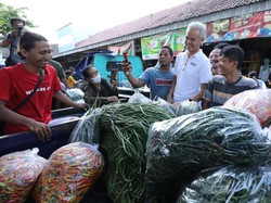 Cek Harga Bapok di Pasar Srago Klaten, Ganjar: Rata-rata Harga Stabil