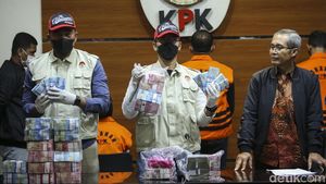 Ini Tumpukan Duit Miliaran Rupiah Hasil Barbuk Bupati Meranti