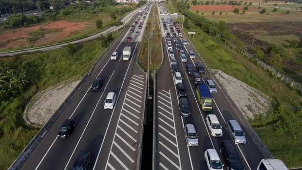 Kementerian Perhubungan akan memberlakukan beberapa aturan perjalanan mudik Lebaran 2023, termasuk ganjil genap. Cek jadwal ganjil genap mudik Lebaran 2023!