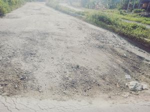 Warga Keluhkan Jalan Rusak dan Berlubang di Labuan Bajo ke Polisi Warga Keluhkan Jalan Rusak dan Berlubang di Labuan Bajo ke Polisi