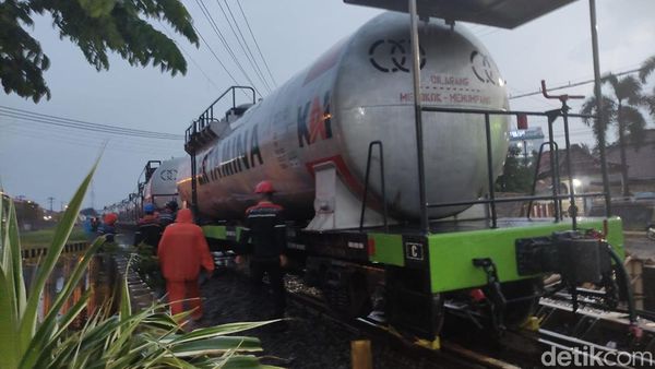 Rumitnya Proses Evakuasi KA BBM Anjlok di Sidoarjo Butuh 5,5 Jam