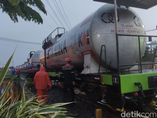 Rumitnya Proses Evakuasi KA BBM Anjlok di Sidoarjo Butuh 5,5 Jam