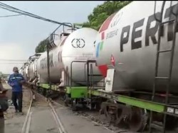 Kereta BBM Anjlok di Sepanjang Sidoarjo