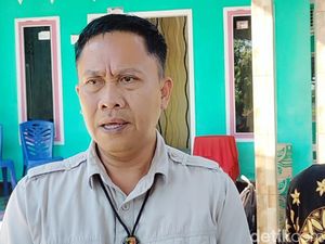 Polisi Buru Kijo yang Kenalkan 2 Pasutri Asal Lampung dengan Mbah Slamet Polisi Buru Kijo yang Kenalkan 2 Pasutri Asal Lampung dengan Mbah Slamet