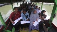 Cara Unik Khatam Al-Quran di Atas Perahu