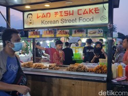 Korean Street Food di Surabaya Jadi Pilihan Pemburu Takjil