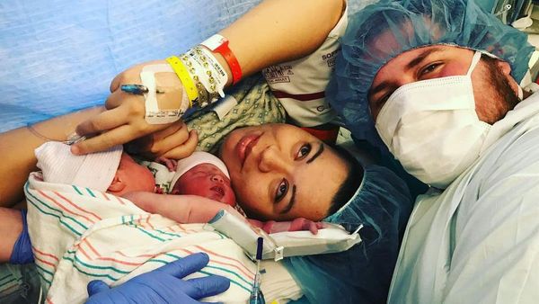 Potret Kembar Siam Satu Tubuh, Sempat Divonis Tak Bakal Bisa Hidup Lama Potret Kembar Siam Satu Tubuh, Sempat Divonis Tak Bakal Bisa Hidup Lama