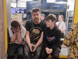 Pesanan Makanan Rp 1,4 Juta Hilang, Pria Ini Blokir Area Drive Thru