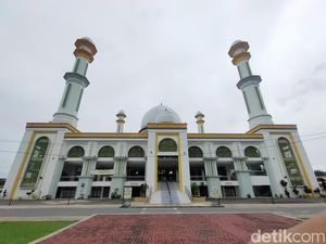 Masjid Agung Achmad Bakrie di Asahan, Taj Mahal Rasa Melayu