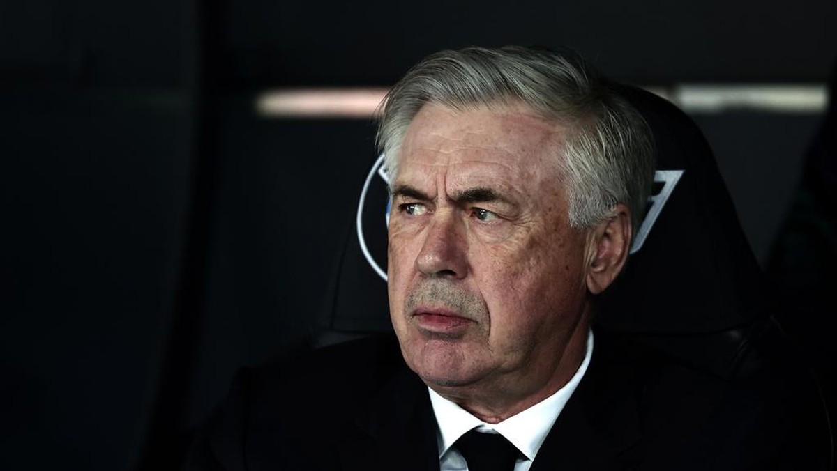 Carlo Ancelotti mengkritik penjadwalan laga Real Sociedad vs Real Madrid (Foto: AP/Pablo Garcia)