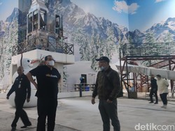 Chairul Tanjung Tinjau Snow World Terbesar di Indonesia Timur di TSM Makassar