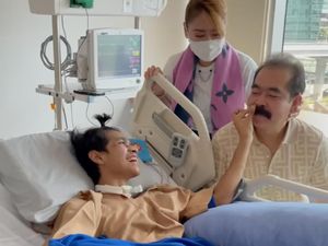 Senyum David Ozora Kesampaian Pegang Kumis Adam Suseno Senyum David Ozora Kesampaian Pegang Kumis Adam Suseno