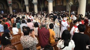 Foto Suasana Puncak Perayaan Hari Paskah di Gereja Katerdal Jakarta