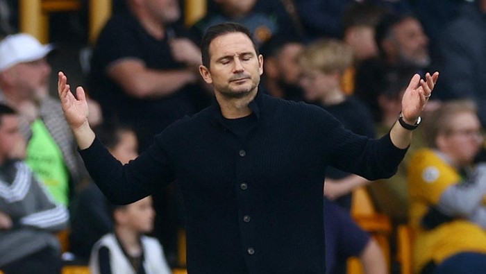 Soccer Football - Premier League - Wolverhampton Wanderers v Chelsea - Molineux Stadium, Wolverhampton, Britain - April 8, 2023 Chelsea manager Frank Lampard reacts Action Images via Reuters/Paul Childs EDITORIAL USE ONLY. No use with unauthorized audio, video, data, fixture lists, club/league logos or live services. Online in-match use limited to 75 images, no video emulation. No use in betting, games or single club /league/player publications.  Please contact your account representative for further details.