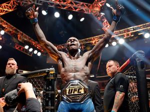 Kalahkan Alex Pereira, Israel Adesanya Juara UFC Lagi! Kalahkan Alex Pereira, Israel Adesanya Juara UFC Lagi!