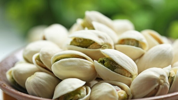 Makanan super yang dapat membantu memperlambat proses penuaan di usia 40an