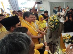 Golkar Resmikan Yellow Clinic ke-12 di Bandung
